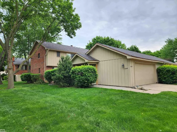 42545 Eldon Ave, Clinton Township, MI 48038