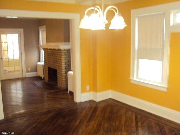 4th image of 349 N Maple Ave #1
