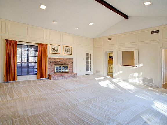 3rd image of 2125 Riverforest Dr