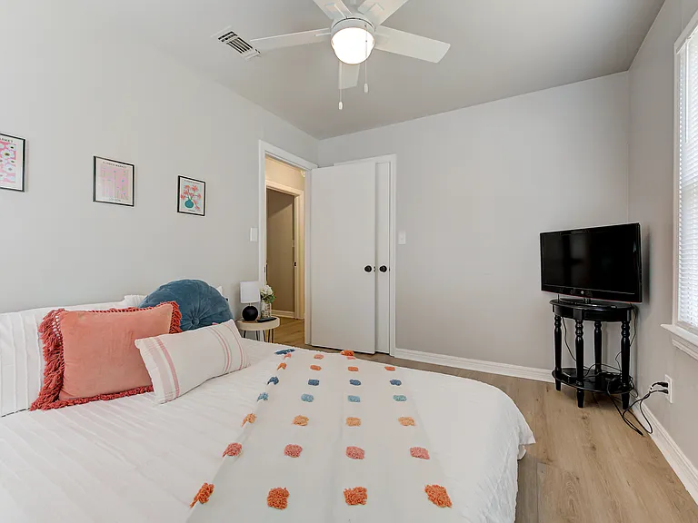 1416 Casady Ln — Photo 16