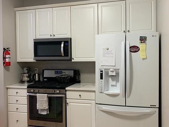 4th image of 442 Tuvira Ln
