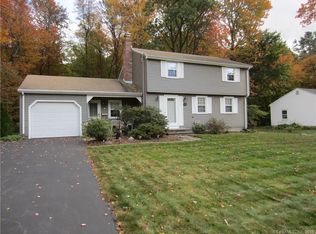18 Redcoat Ln, Unionville, CT 06085