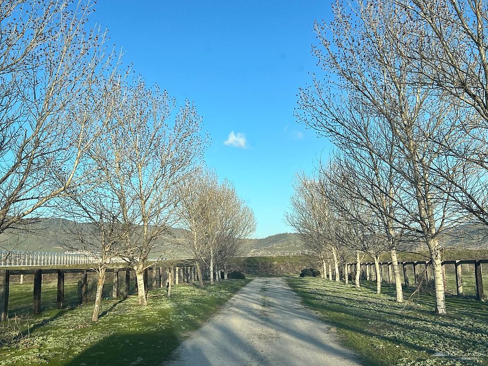 21075 Pellisier Rd, Tehachapi, CA 93561 Zillow