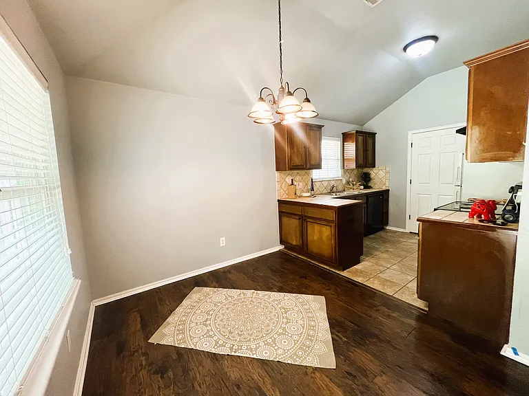 313 Spring Creek Rd — Photo 10
