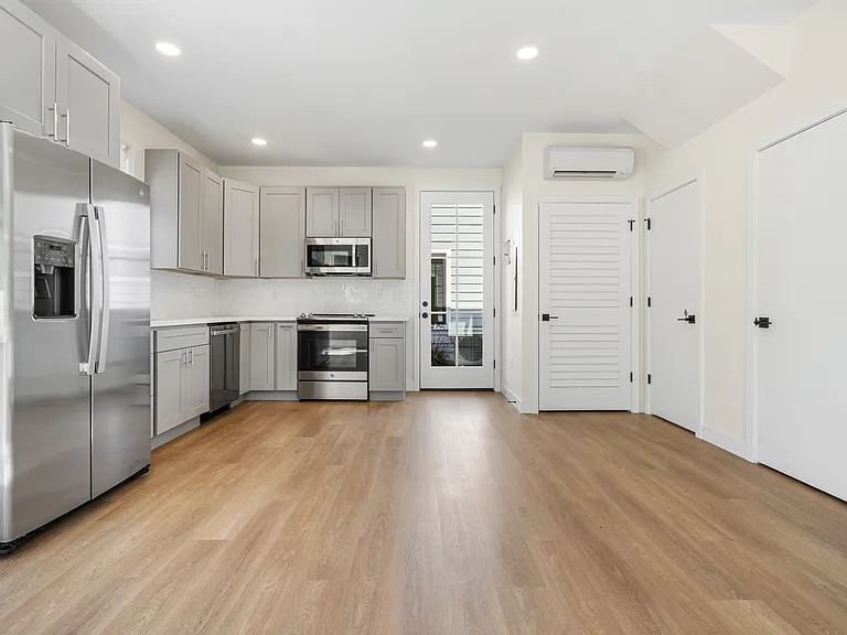 850 S Donovan St #B — Photo 9