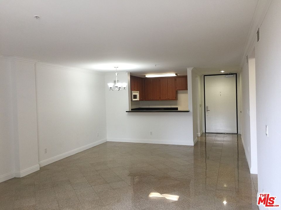 1st image of 625 S Berendo St APT 108