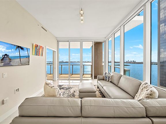 4th image of 601 NE 27th St APT 1808
