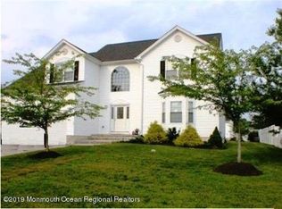 388 Leeward Rd, Manahawkin, NJ 08050