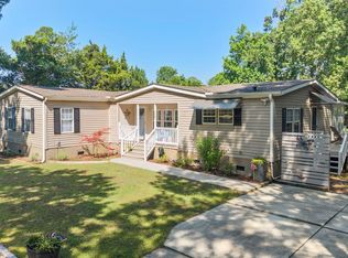 1947 Sloop Point Loop Rd, Hampstead, NC 28443