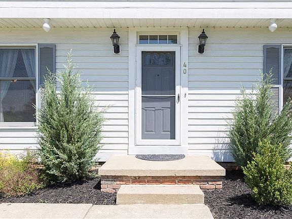 4th image of 40 Heather Ct