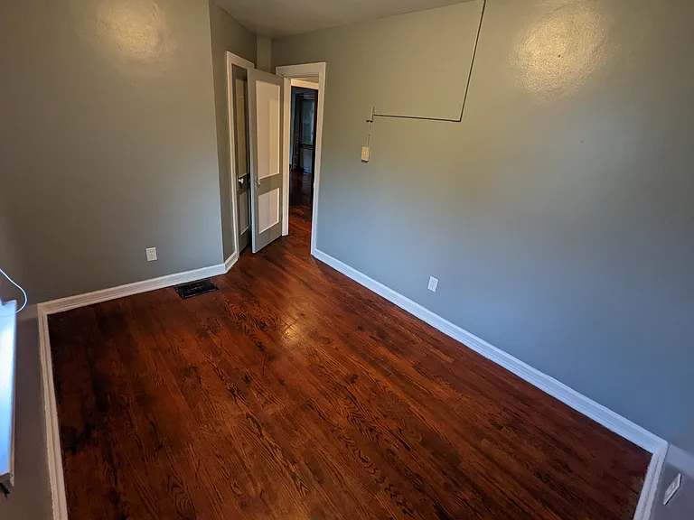 945 Vernon Dr — Photo 8