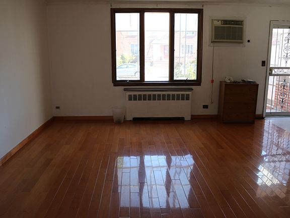 2nd image of 8848 16th Ave