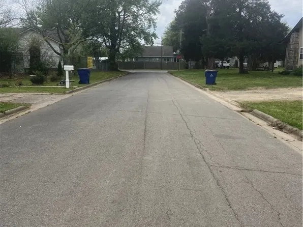 2009 N 8th St, Fort Smith, AR 72904