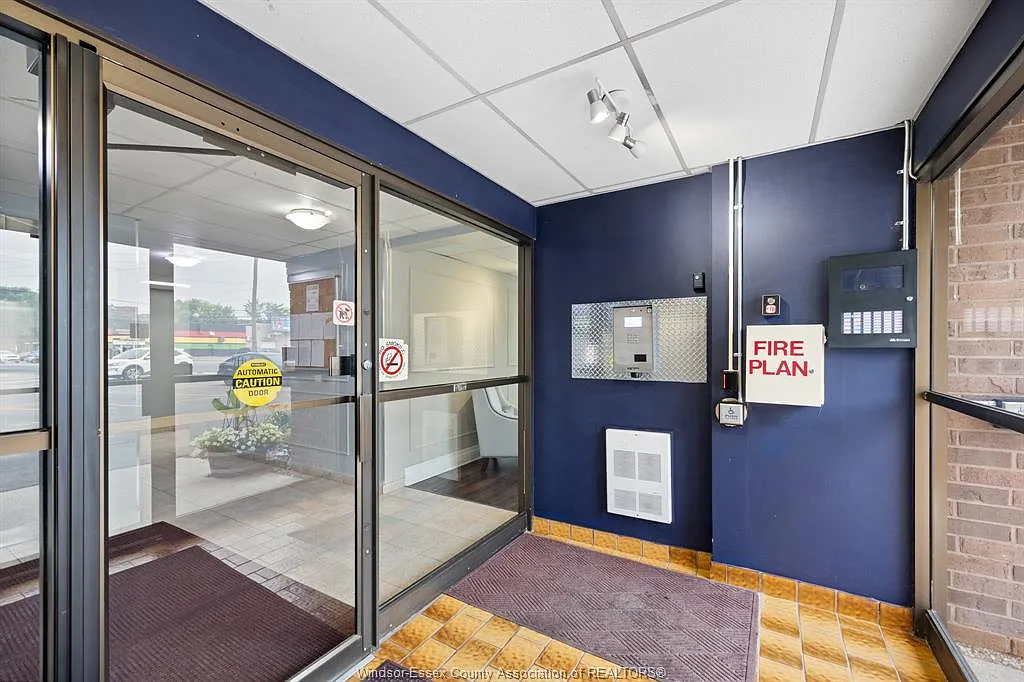 1 bed, 1.0 bath, $1,750 — Photo 2