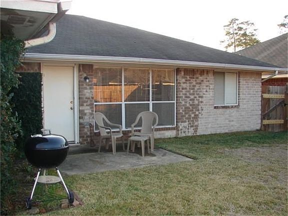 3rd image of 2303 Old Oak Ln