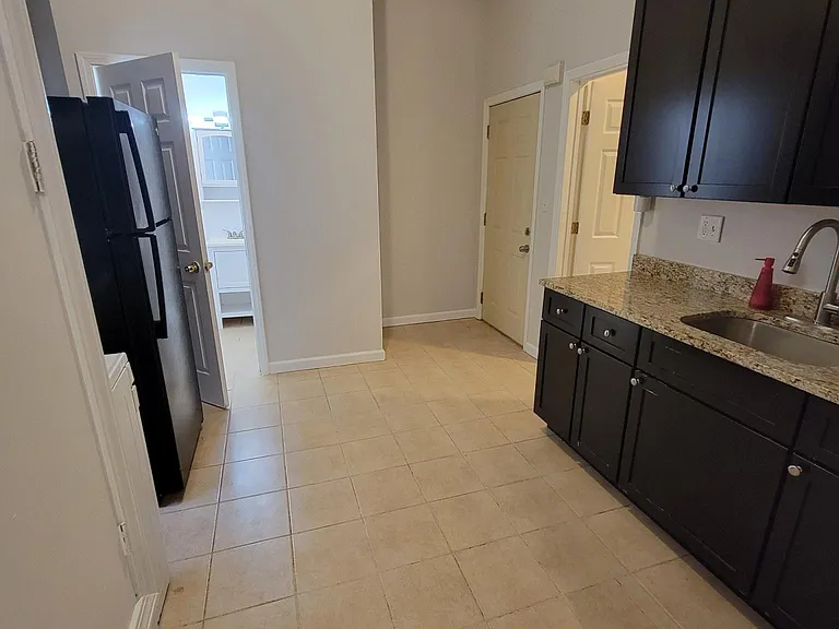 1827 S May St #2R — Photo 3