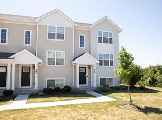 560 Spring Leaf Dr, Joliet, IL 60431
