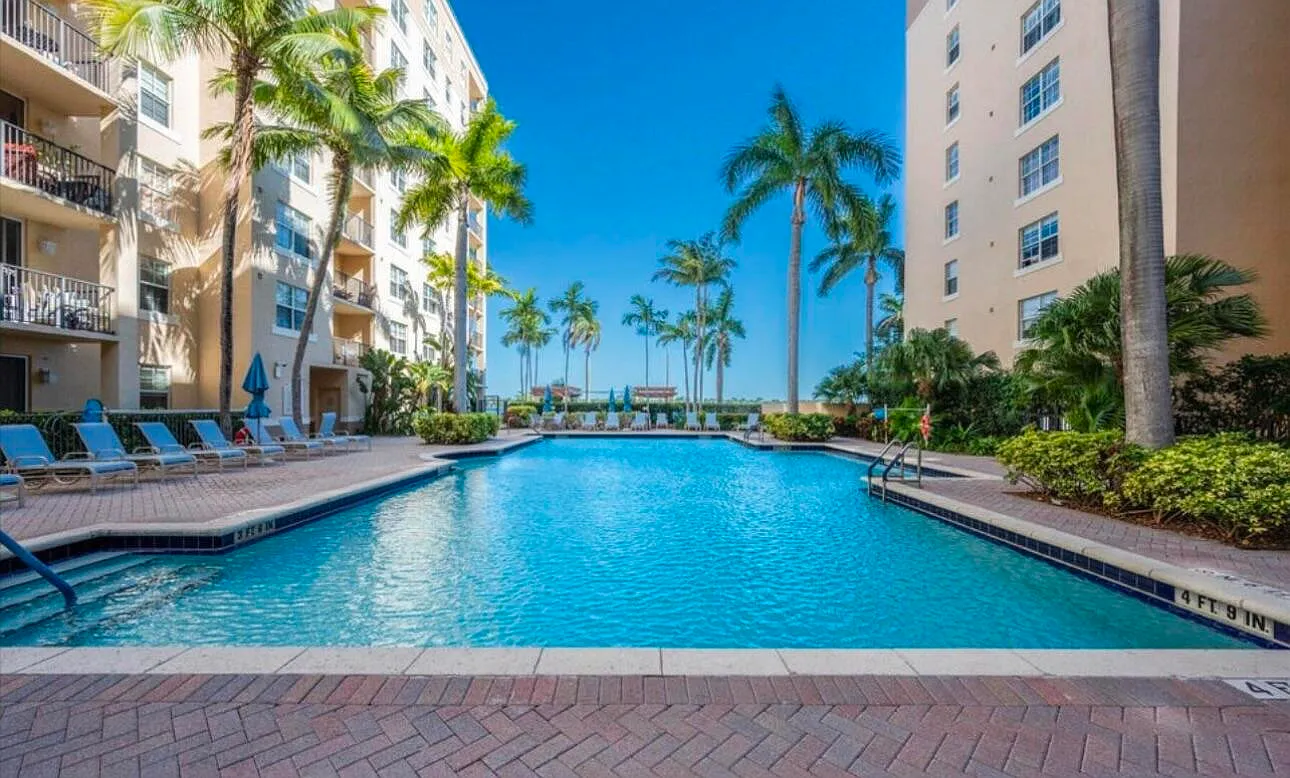Flagler Pointe Condominium — Photo 3