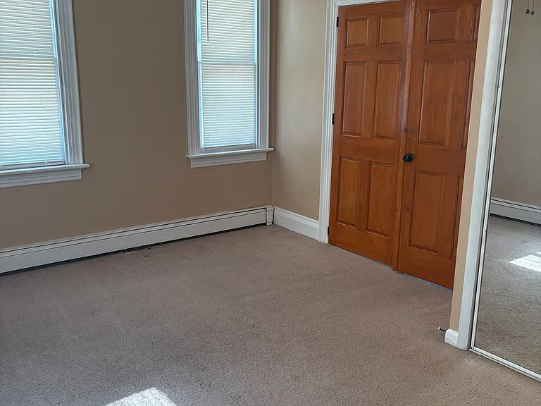 258 Locust St #1 — Photo 4