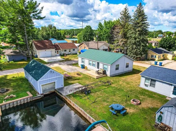 100 Island Dr, Houghton Lake, MI 48629