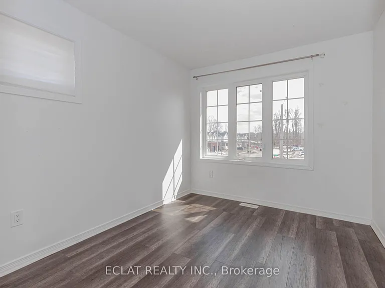 2 Lancaster Ct — Photo 37