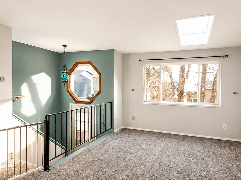 2710 Cherly St — Photo 3