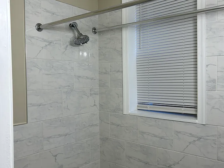4725-4727 Chester Ave #A2 — Photo 6