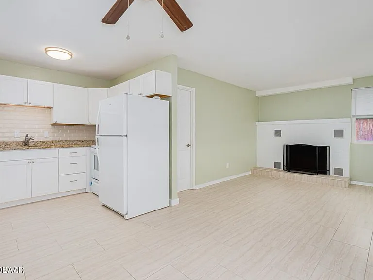 Hibiscus Dr — Photo 5