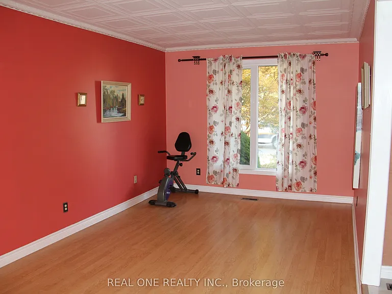1019 Aldersbrook Rd — Photo 16