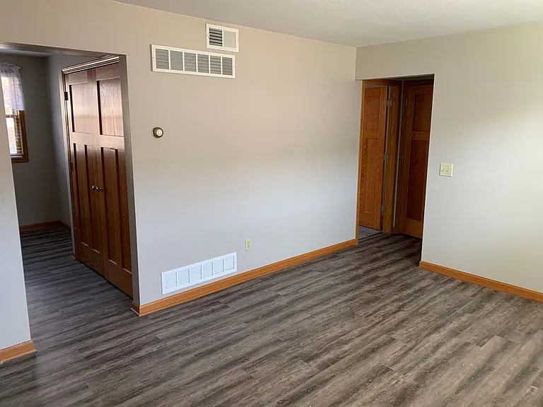 1004 Main St — Photo 11