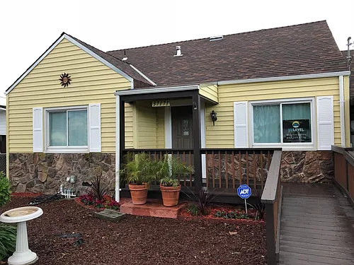 37171 Ash St Photo 1