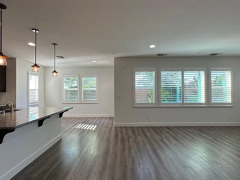 1407 Skibbereen Way — Photo 14