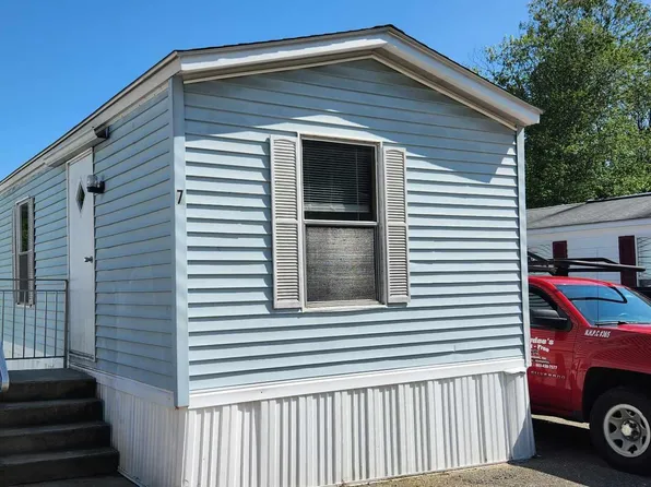 7 Otis Ln, Lee, NH 03861