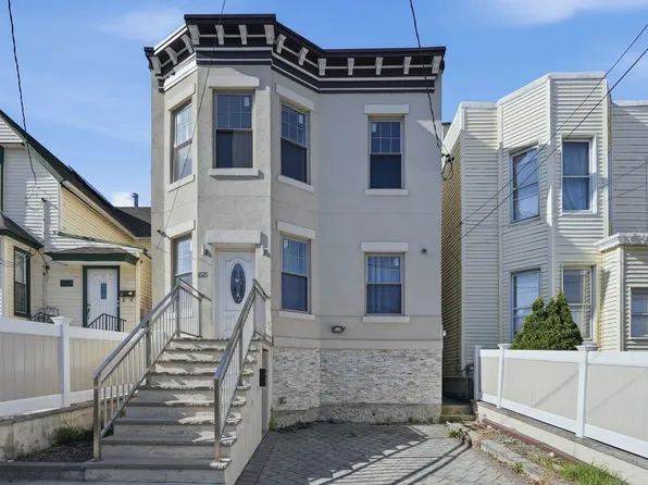 1525 38th St, North Bergen, NJ 07047