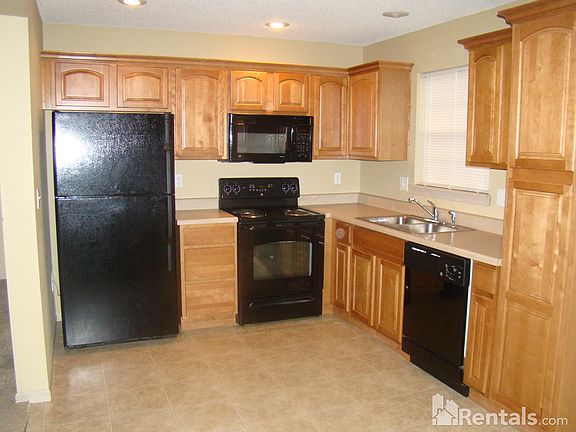 4th image of 10534 E 46th St