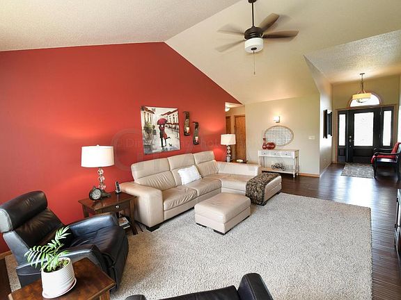 5th image of 505 Maplewood Dr