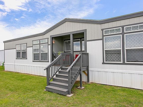 2nd image of 110 Oak Run
