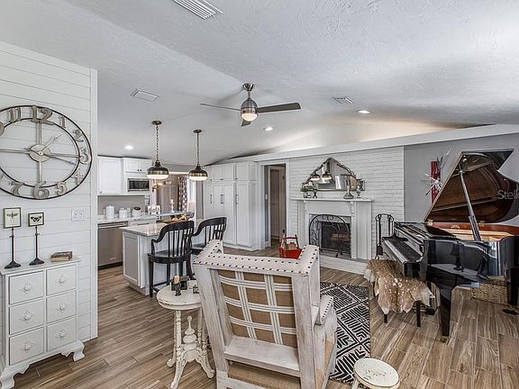 4th image of 5545 Manatee Point Dr