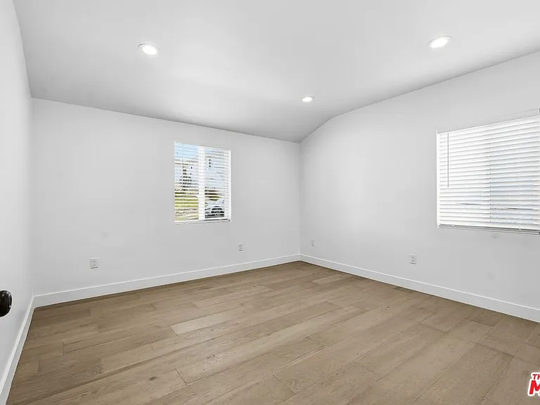 5452 Harcross Dr — Photo 29