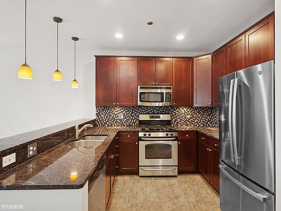 2nd image of 4950 N Western Ave APT 3D