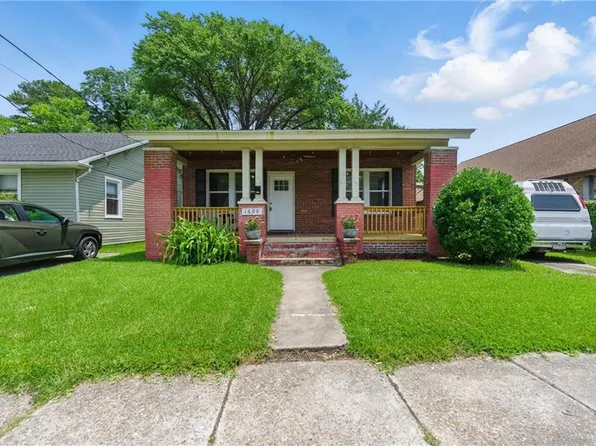 1609 Des Moines Ave, Portsmouth, VA 23704