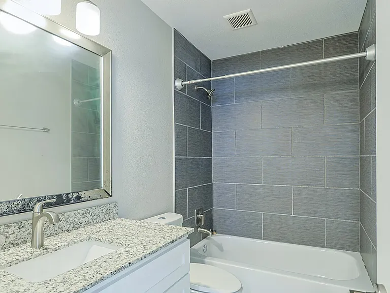 3138 Manor Rd #101 — Photo 5
