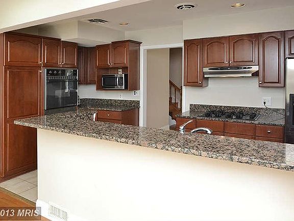 4th image of 3450 Quaker Ct