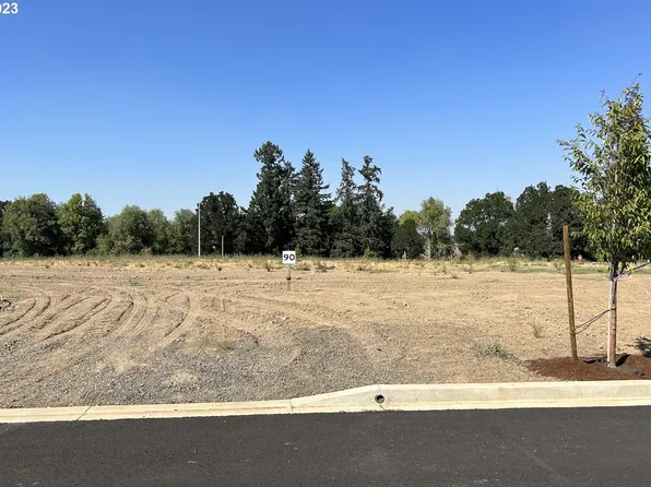 1539 NW Adelaide Dr #90, McMinnville, OR 97128