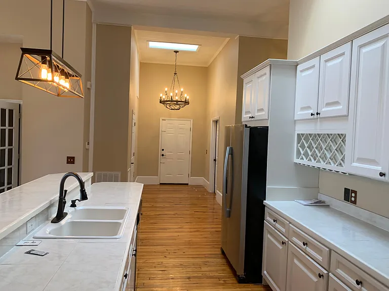 135 W Union St — Photo 3