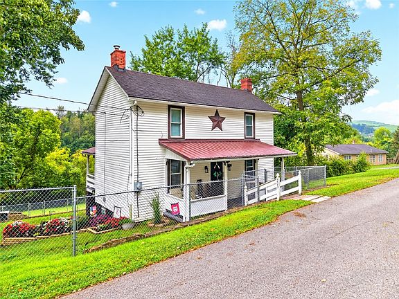 2nd image of 223 Lenkey Rd