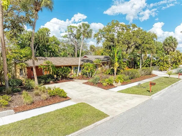 941 Virginia Dr, Sarasota, FL 34234