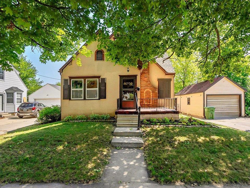 1215 W 6th St, Waterloo, IA 50702 Zillow