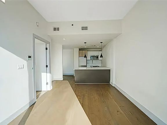 3rd image of 1325 Herkimer St #305