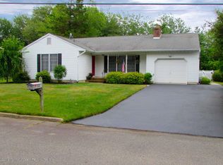 312 Riviera Dr, Forked River, NJ 08731